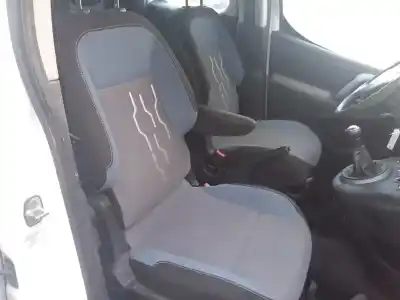 Véhicule à la ferraille peugeot partner kombi active de l'année 2012 alimenté 9h06