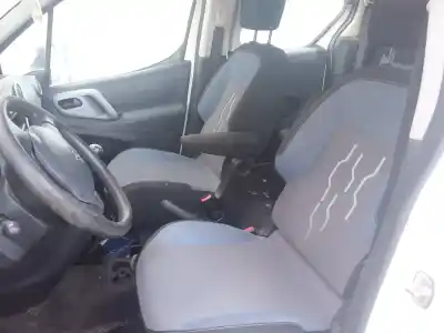 Véhicule à la ferraille peugeot partner kombi active de l'année 2012 alimenté 9h06