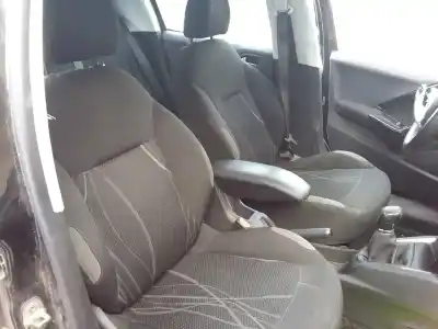 Veicolo di demolizione peugeot 208 allure dell'anno 2012 alimentato 9hp