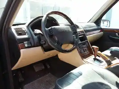 Veicolo di demolizione land rover range rover (lp) hse (165kw) dell'anno 1997 alimentato 46d