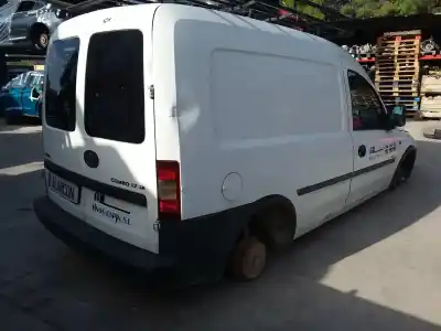 Veículo de Sucata opel combo familiar do ano 2002 alimentado y17dtl