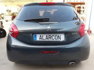 Véhicule à la ferraille peugeot                                            208                                                                                                                                                                                                                                                        active                                                                                                                                                                                                                                                     de l'année 2012 alimenté 8hr