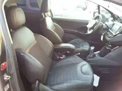 Véhicule à la ferraille peugeot                                            208                                                                                                                                                                                                                                                        active                                                                                                                                                                                                                                                     de l'année 2012 alimenté 8hr