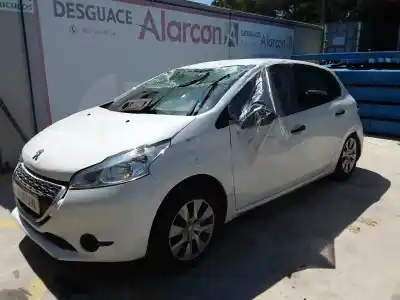 Veículo de Sucata peugeot 208 active do ano 2012 alimentado 9hp