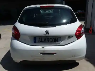 Veículo de Sucata peugeot 208 active do ano 2012 alimentado 9hp