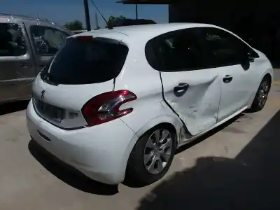 Veículo de Sucata peugeot 208 active do ano 2012 alimentado 9hp