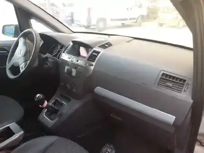 Veículo de Sucata opel zafira b cosmo do ano 2007 alimentado z19dt