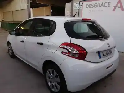 Veículo de Sucata peugeot 208 active do ano 2012 alimentado 8hr