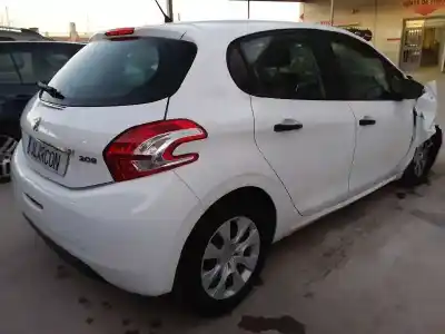 Veículo de Sucata peugeot 208 active do ano 2012 alimentado 8hr