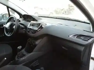 Veículo de Sucata peugeot 208 active do ano 2012 alimentado 8hr