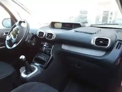 Scrapping Vehicle citroen c3 picasso exclusive of the year 2009 powered 