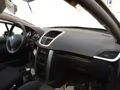 Veículo de Sucata peugeot 207 sport do ano 2008 alimentado 9hx