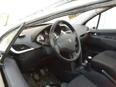 Veículo de Sucata peugeot 207 sport do ano 2008 alimentado 9hx