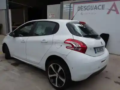 Vehículo de desguace peugeot 208 access del año 2012 con motor 8hr