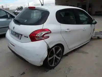 Vehículo de desguace peugeot 208 access del año 2012 con motor 8hr