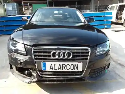 Veículo de Sucata AUDI A4 BERLINA (B8) Básico do ano 2012 alimentado CAGC