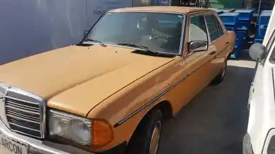 Veicolo di demolizione mercedes-benz clase e (w123) berlina+coupe d 220 dell'anno 1976 alimentato 