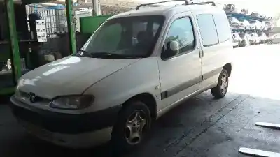 Здавання транспортного засобу peugeot partner (s1) combispace року 2001 потужний wjydw8b