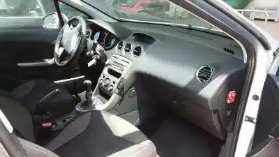 Sloopvoertuig peugeot 308 sw confort van het jaar 2009 aangedreven 9hz