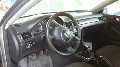 Veículo de Sucata audi a6 berlina (4b2) 2.5 tdi do ano 2002 alimentado ake