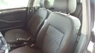 Veículo de Sucata audi a6 berlina (4b2) 2.5 tdi do ano 2002 alimentado ake