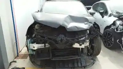 Здавання транспортного засобу RENAULT CLIO IV BH DESDE 09/2012 Clio Dynamique року 2015 потужний K9K612