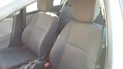 Veicolo di demolizione renault megane iii sport tourer dynamique dell'anno 2010 alimentato k9k836