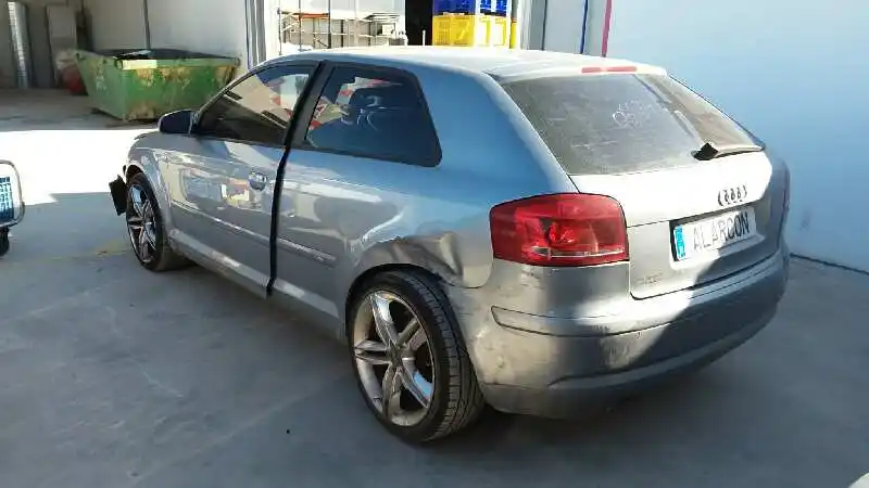 Audi A3 8P 3 Türer Griff Mittelkonsole Halter rechts