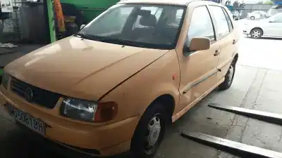 Vehículo de desguace VOLKSWAGEN POLO BERLINA (6N1) Básico del año 1995 con motor AEV