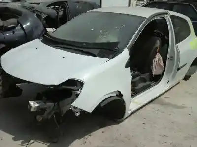 Здавання транспортного засобу renault clio iii dynamique року 2011 потужний k9k770 Здавання транспортного засобу renault clio iii dynamique року 2011 потужний k9k770
