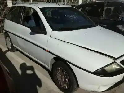 Veículo de Sucata lancia lancia y elefantino blu do ano 1998 alimentado 176b2000