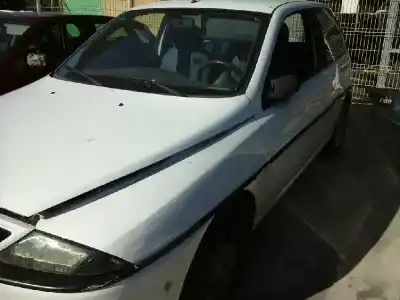 Veículo de Sucata lancia lancia y elefantino blu do ano 1998 alimentado 176b2000