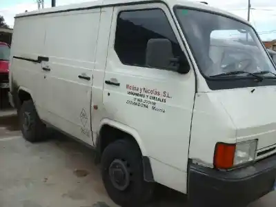 Scrapping Vehicle nissan trade 100 caja cerrada. techo elevado of the year 1999 powered dbd30