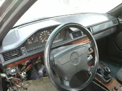 Vehicul casat mercedes                                           clase e (w124) berlina                                                                                                                                                                                                                                     e 300 diesel (124.131)                                                                                                                                                                                                                                     al anului 1995 alimentat om606910