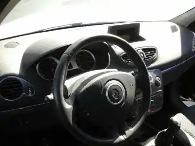 Veicolo di demolizione renault clio iii exception dell'anno 2007 alimentato d4f786 Veicolo di demolizione renault clio iii exception dell'anno 2007 alimentato d4f786