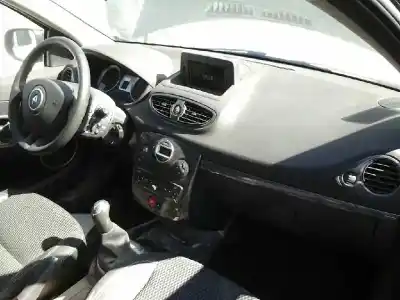 Veicolo di demolizione renault clio iii exception dell'anno 2007 alimentato d4f786 Veicolo di demolizione renault clio iii exception dell'anno 2007 alimentato d4f786