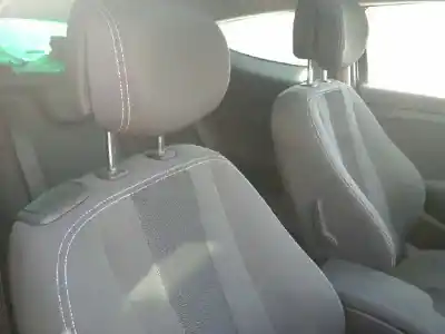 Vehicul casat renault megane iii coupe expression al anului 2010 alimentat k9k830