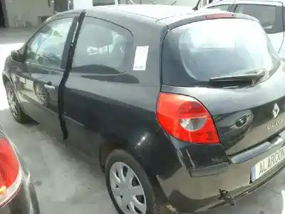 Veículo de Sucata renault clio iii confort dynamique do ano 2005 alimentado k9k768