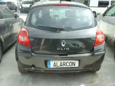 Veículo de Sucata renault clio iii confort dynamique do ano 2005 alimentado k9k768