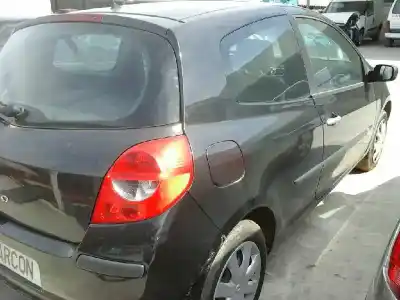 Veículo de Sucata renault clio iii confort dynamique do ano 2005 alimentado k9k768