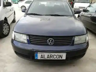 Vehículo de desguace VOLKSWAGEN PASSAT BERLINA (3B2) Comfortline del año 1999 con motor AJM