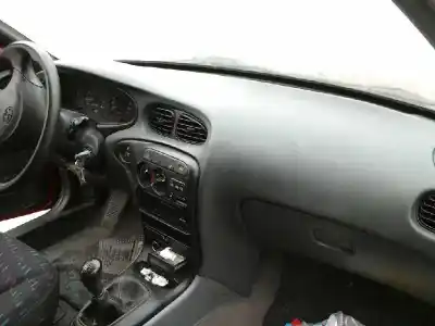 Veículo de Sucata hyundai lantra berlina (rd) 1.6 gls do ano 1998 alimentado g4gr