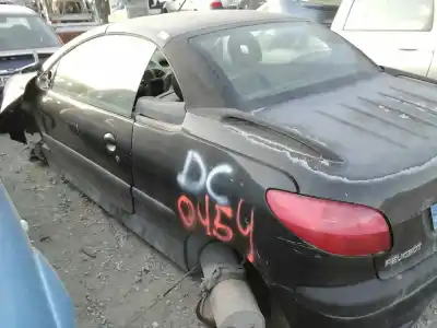 Veículo de Sucata PEUGEOT 206 CC CC do ano 2002 alimentado 
