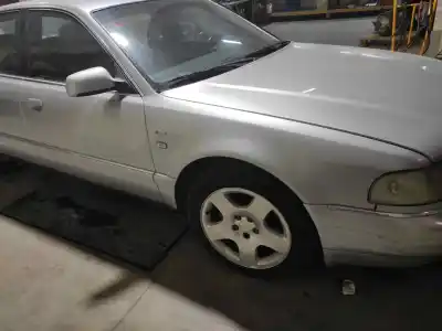 Veículo de Sucata audi a8 (d2) 2.5 tdi do ano 2001 alimentado ake