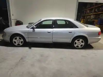 Veículo de Sucata audi a8 (d2) 2.5 tdi do ano 2001 alimentado ake