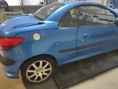 Veículo de Sucata peugeot 206 cc cc do ano 2001 alimentado rfnew10j4