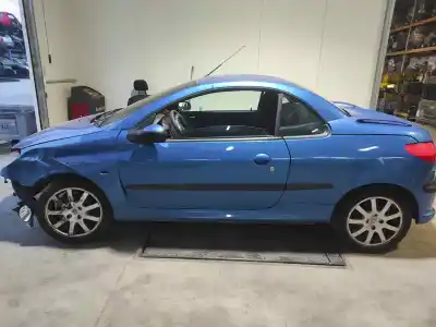 Veículo de Sucata peugeot 206 cc cc do ano 2001 alimentado rfnew10j4