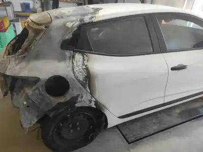 Sloopvoertuig renault                                            clio v                                                                                                                                                                                                                                                     zen                                                                                                                                                                                                                                                        van het jaar 2020 aangedreven h4d460 / 8201730203 / h4d460