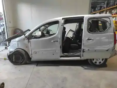 Véhicule à la ferraille peugeot partner kombi active de l'année 2011 alimenté 9hl