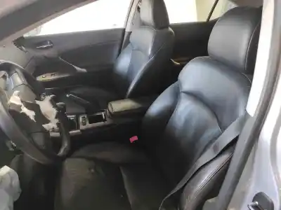 Здавання транспортного засобу lexus                                              is200 (ds2/is2)                                                                                                                                                                                                                                            220d                                                                                                                                                                                                                                                       року 2006 потужний 2adf/hv2
